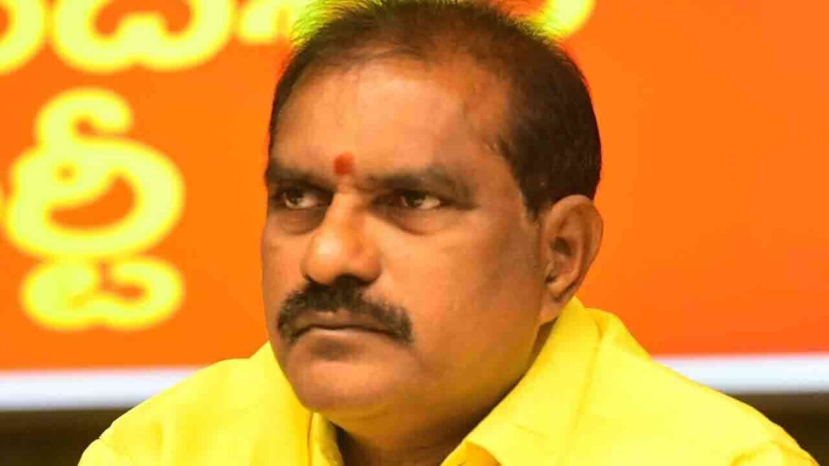 ఏపీలో కీలకమైన పింఛన్ల పంపిణీపై మంత్రి ప్రకటన.. ఇంటి వద్దకే వారితో పంపిణీ జరిగింది
